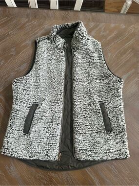 Women’s Reversible Sherpa Vest - Hunter Green